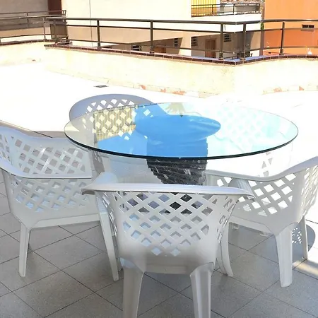 Valdes Center Apartman *