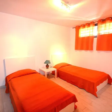 Valdes Center Los Cristianos