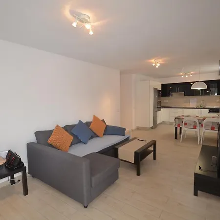 Valdes Center Apartman *