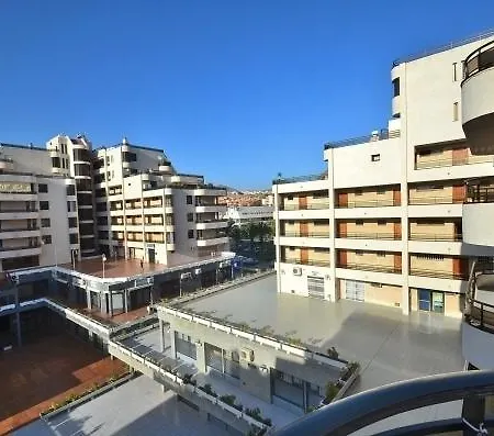 Lägenhet Valdes Center